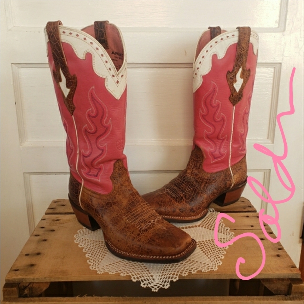 **SOLd*💗💫Ariat Vintage Cowgirl 🌸Barbie Pink🌸 Crossfire Caliente💫💗 8.5B - Picture 1 of 14